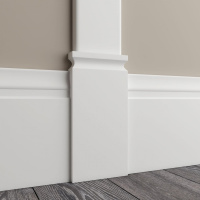 Декоративный элемент нижний из ЛДФ Ultrawood  D 1075 (75x155x18)