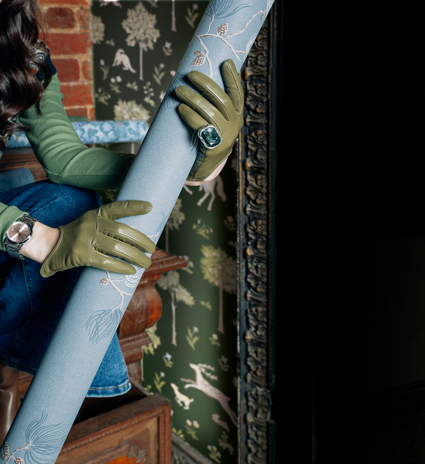 Новинка в ассортименте: флизелиновые обои и панно Loymina «Шервуд»