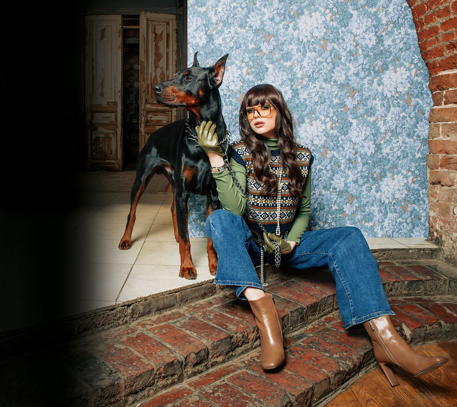 Новинка в ассортименте: флизелиновые обои и панно Loymina «Шервуд»